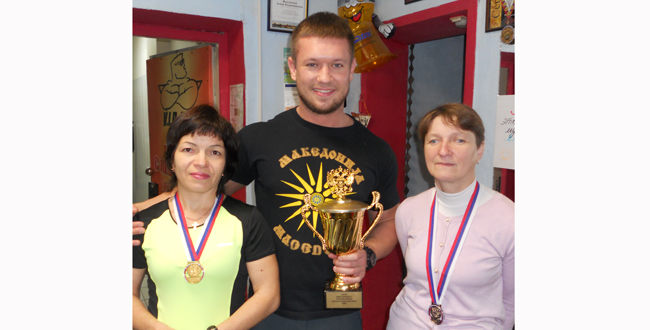 Копейчанка завоевала золото в чемпионате России по жиму лежа
