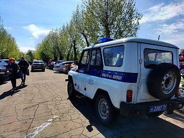 Полицейские Челябинской области обеспечили безопасность в родительский день