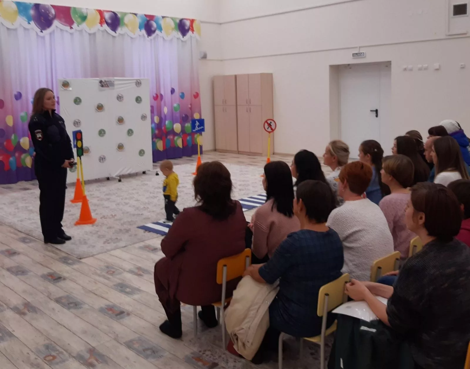 Сотрудники ГИБДД г. Копейска проводят профилактические беседы с родителями