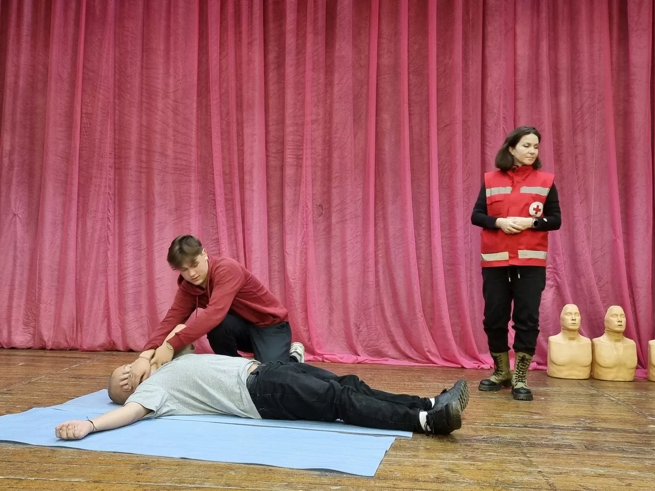 В Копейске прошел мастер-класс по оказанию первой помощи для студентов КПК