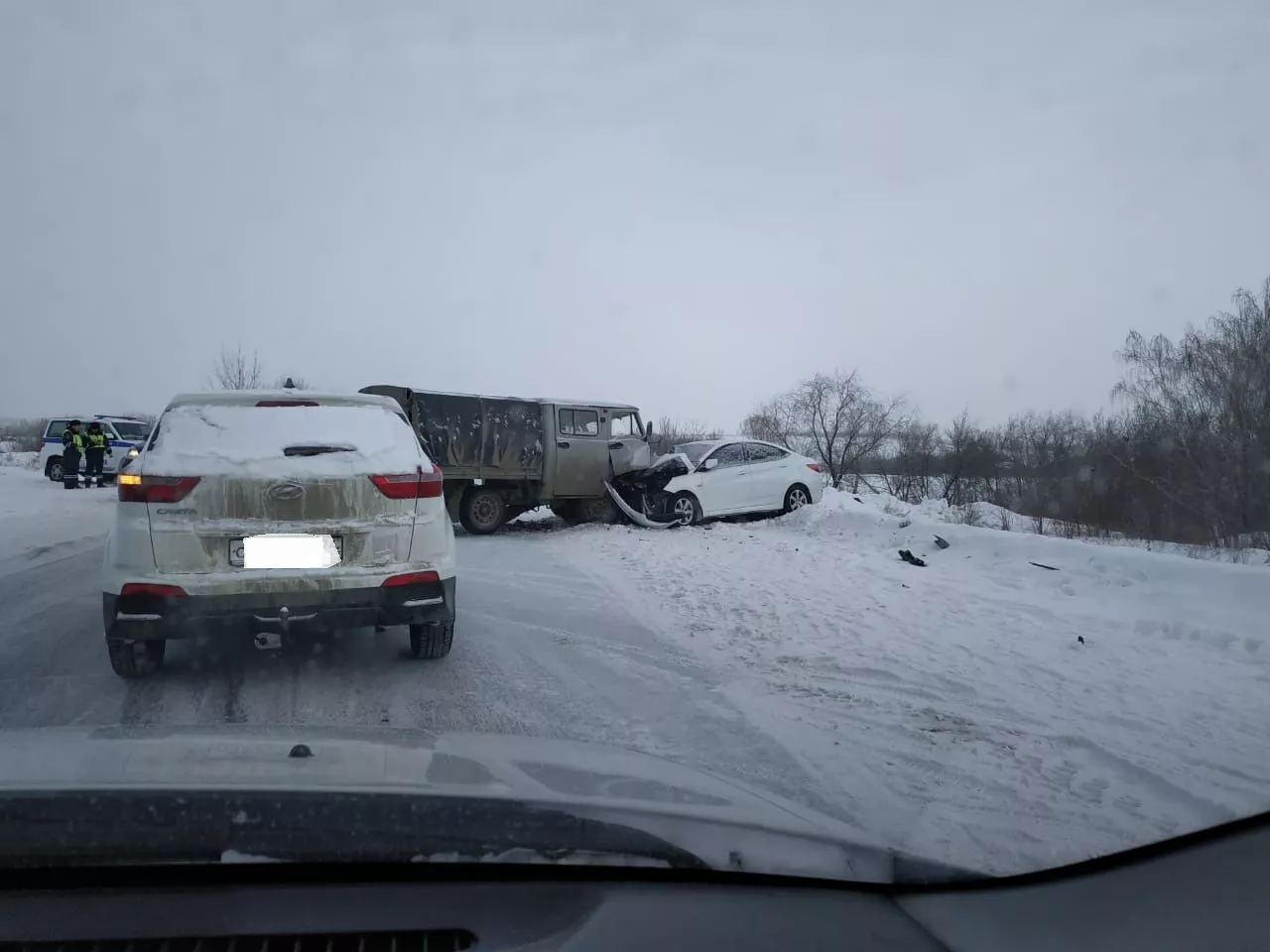 Авария с лобовым столкновением произошла около копейского поселка Бажово 
