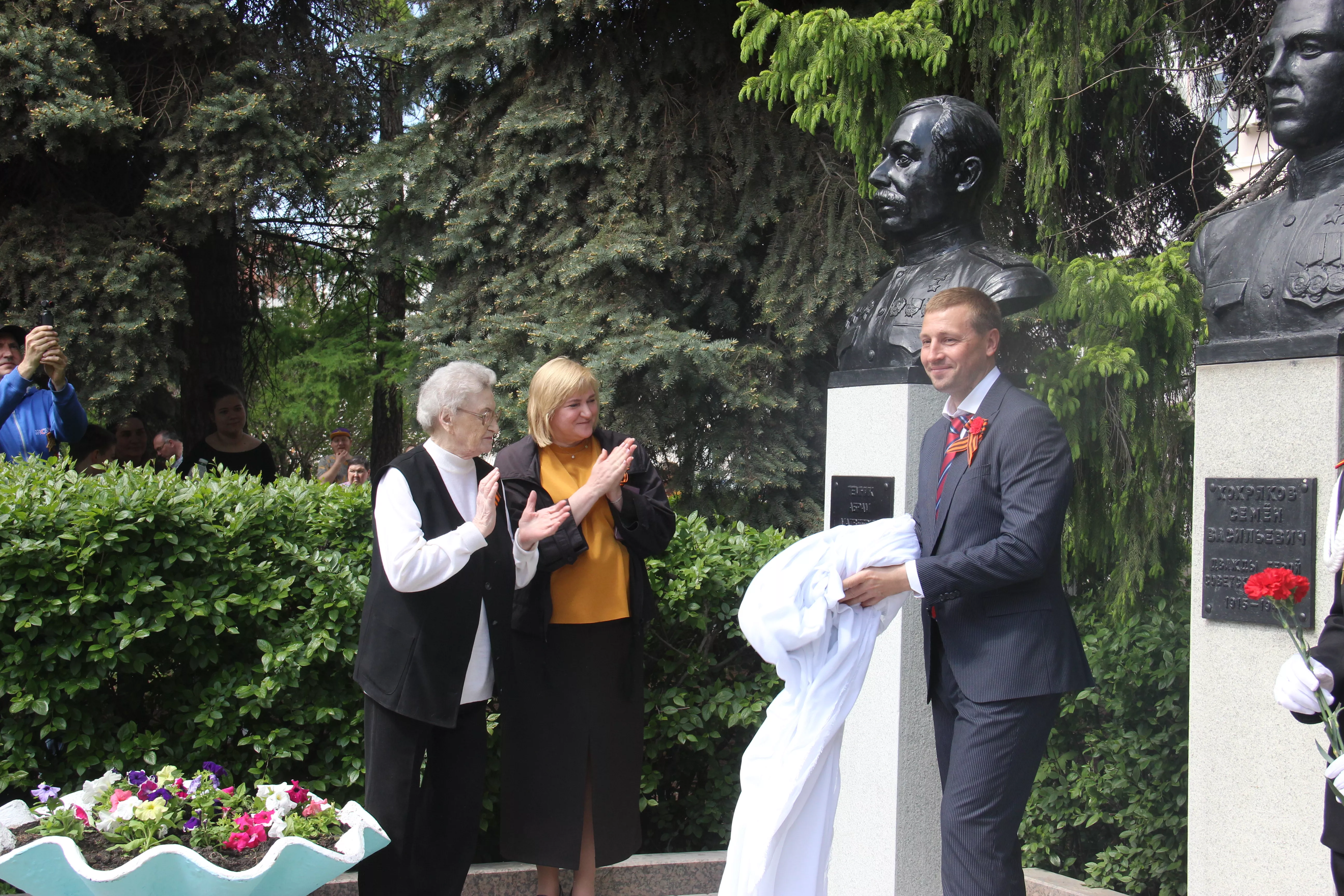 В Копейске увековечили память героя Советского Союза А.М. Темника