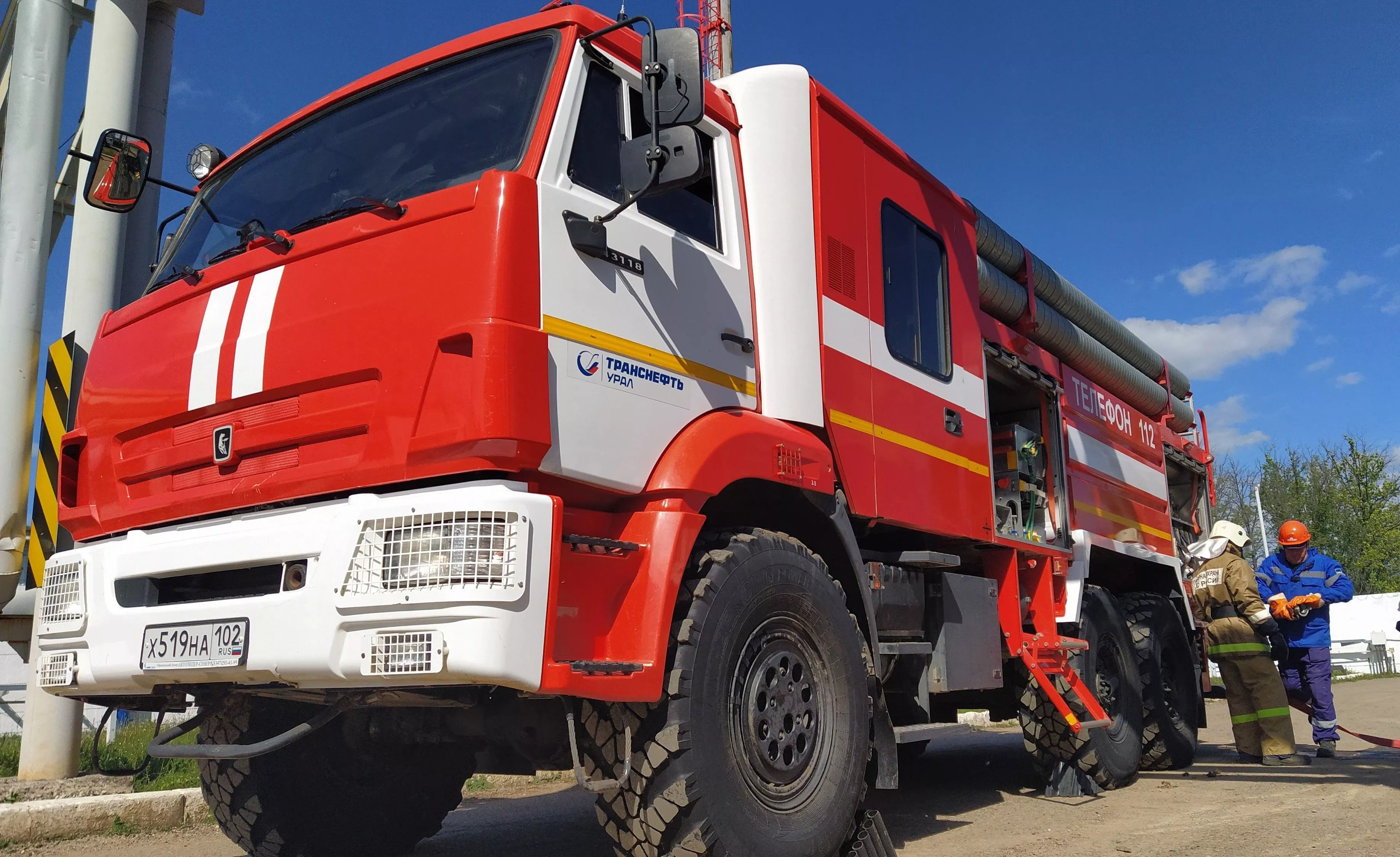 Нефтепроводчики помогли отстоять от огня село Куваши