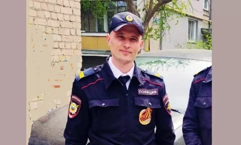 Двое полицейских из Копейска спасли бабушку, которой стало плохо на улице