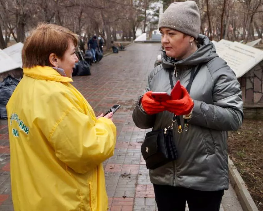 «Формирование комфортной городской среды»: волонтеры Южного Урала помогают жителям проголосовать за проекты благоустройства