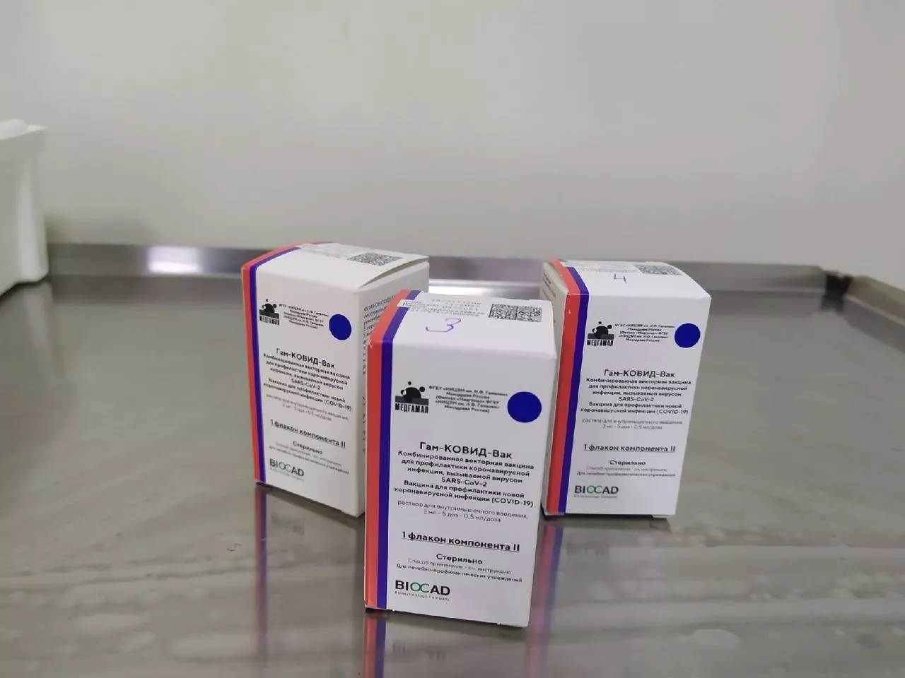 На фоне переполненного ковидного отделения копейчане не спешат вакцинироваться