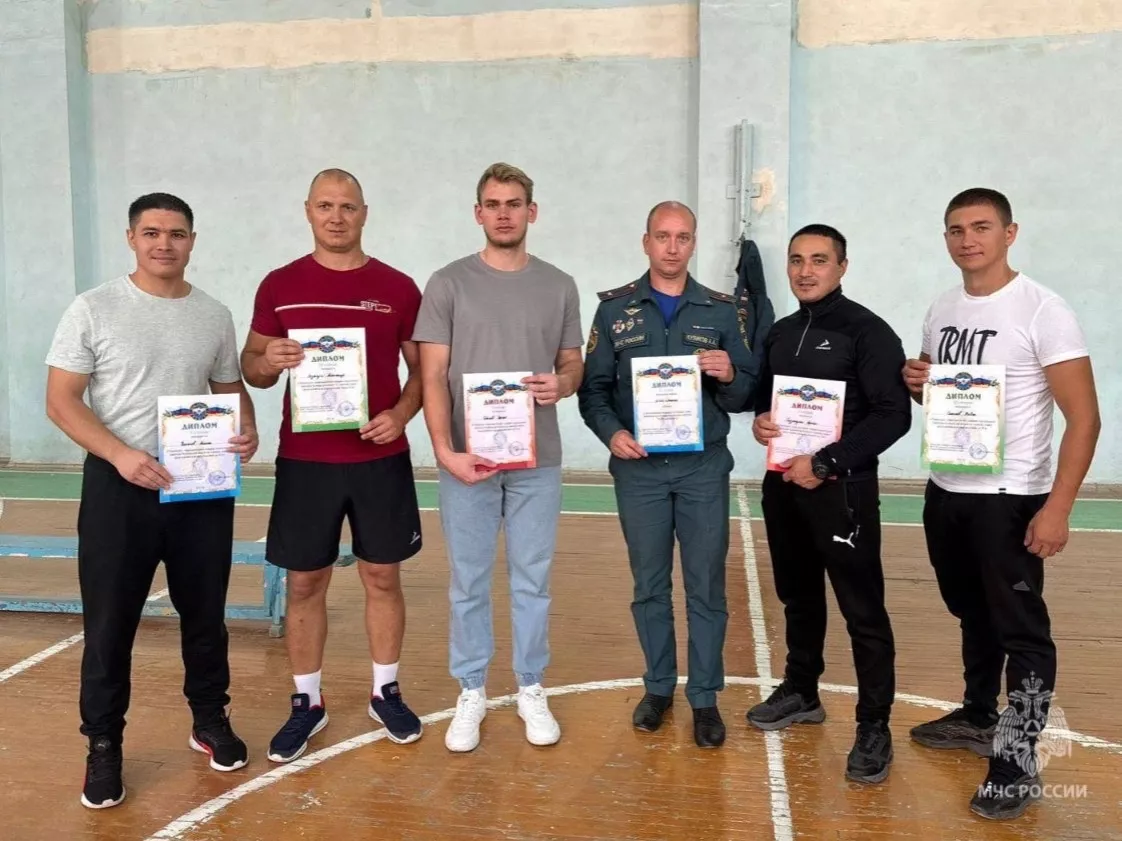 Копейские пожарные сразились за звание сильнейших в гиревом спорте