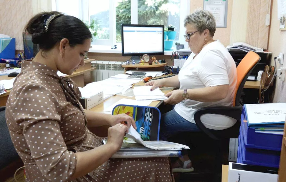 Копейским семьям начали выдавать социальное пособие на подготовку к школе