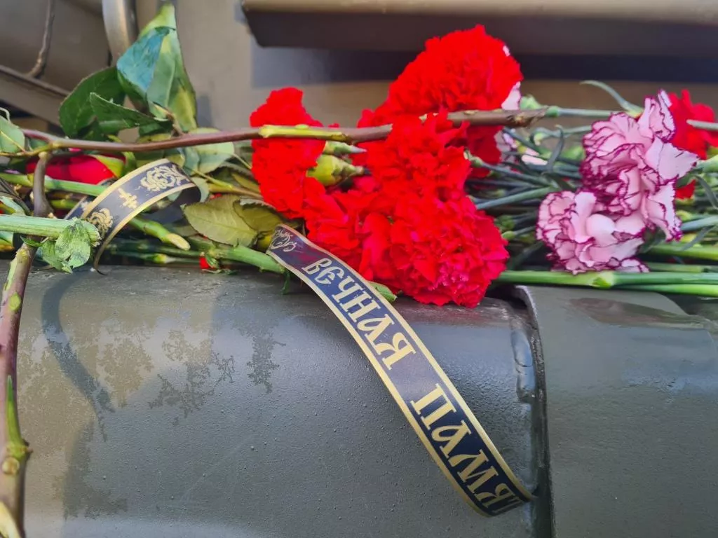 Боевая машина стала на время мемориалом памяти