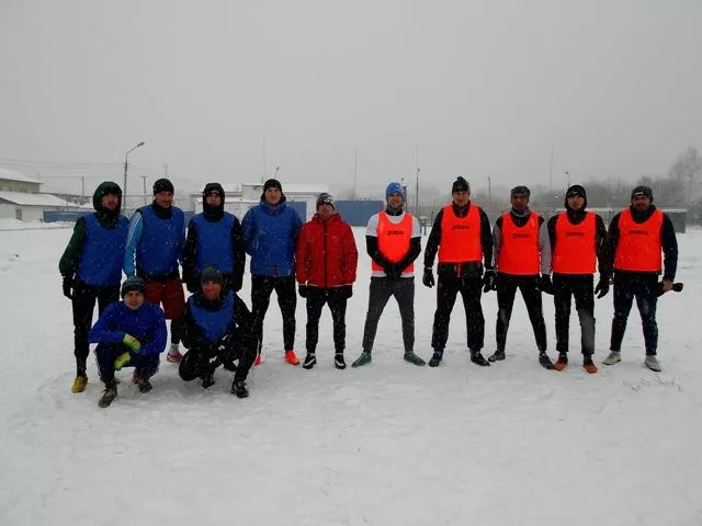 Копейская хоккейная команда провела матч с осужденными к принудительным работам