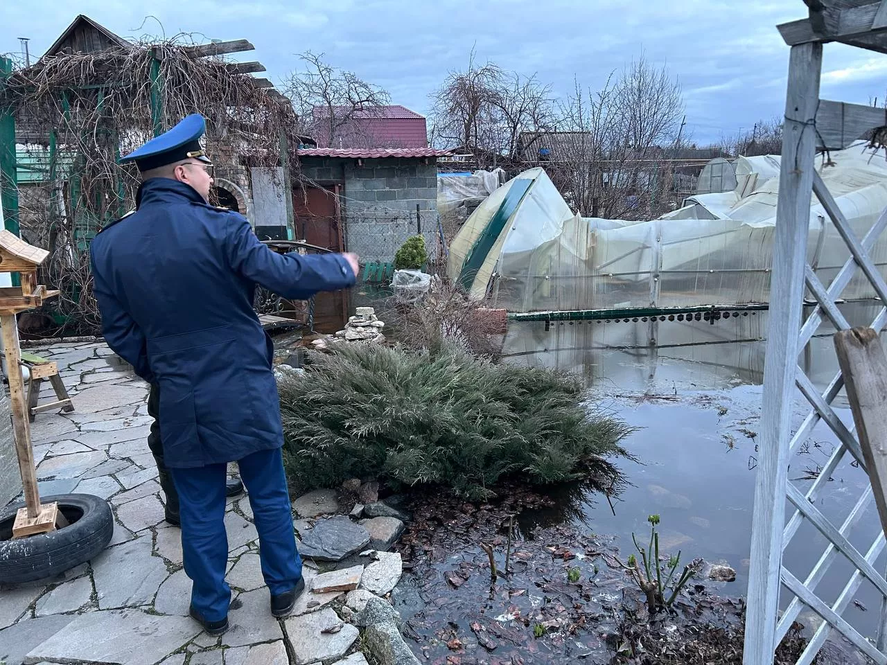 Прокурор Копейска проверил информацию о подтоплении в поселке Бажово