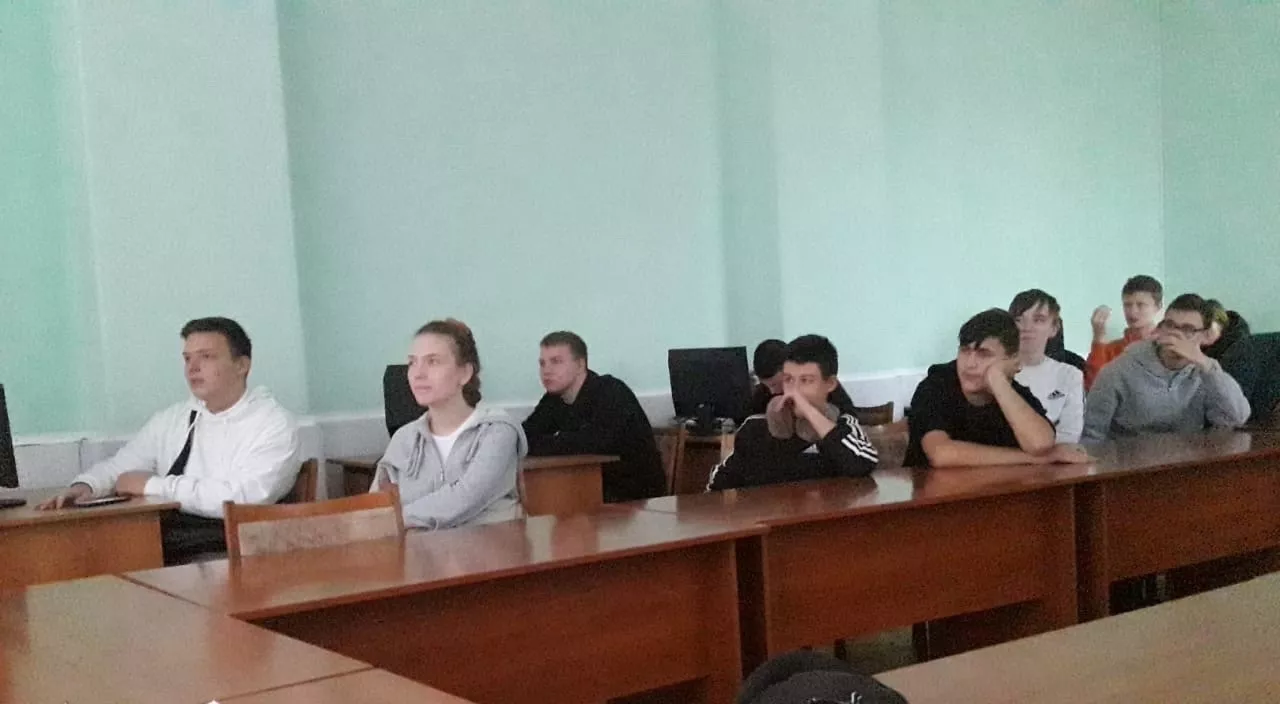 В Копейске со студентами поговорили о вреде курения