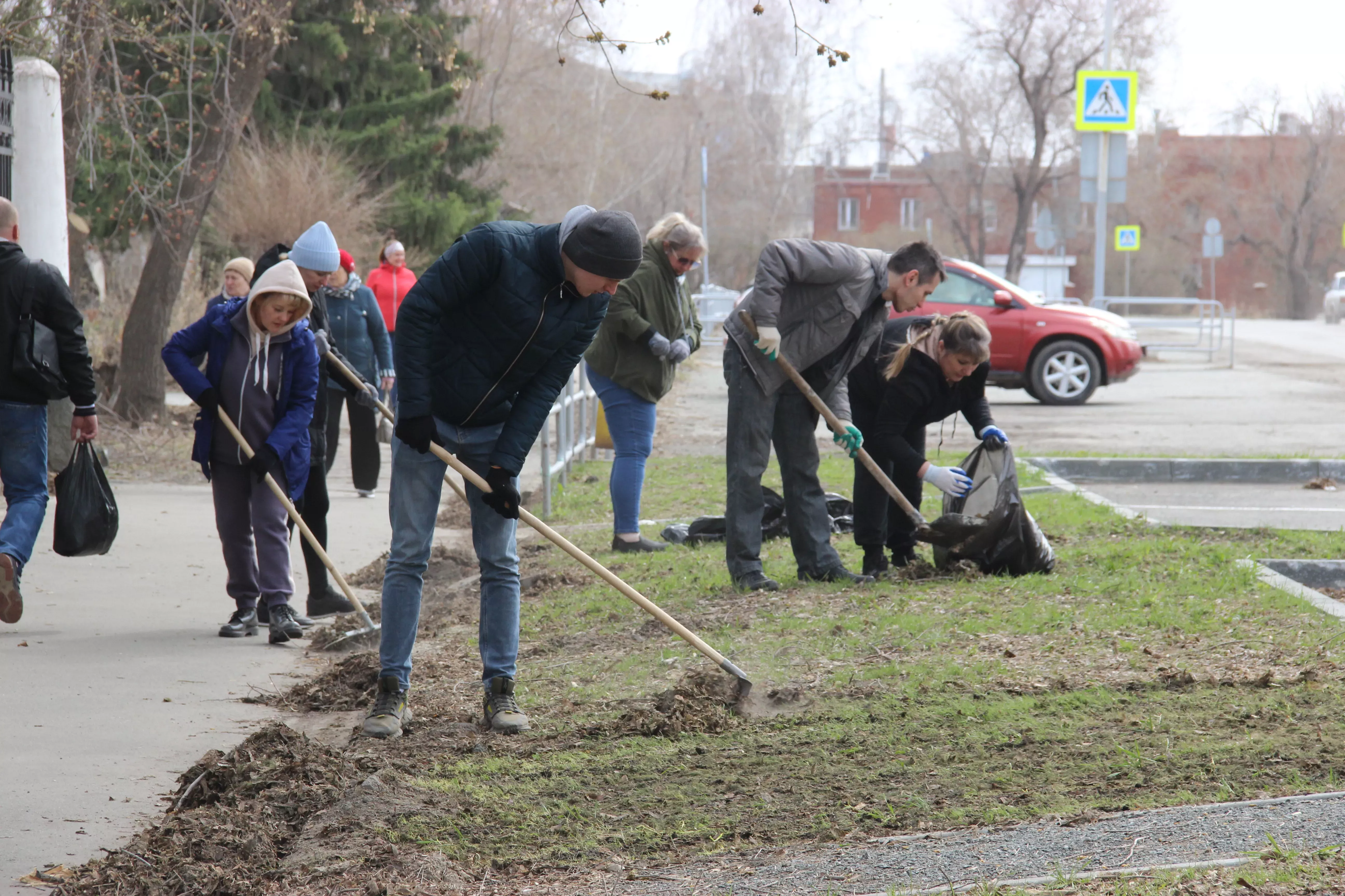 В Копейске готовятся к весенним субботникам