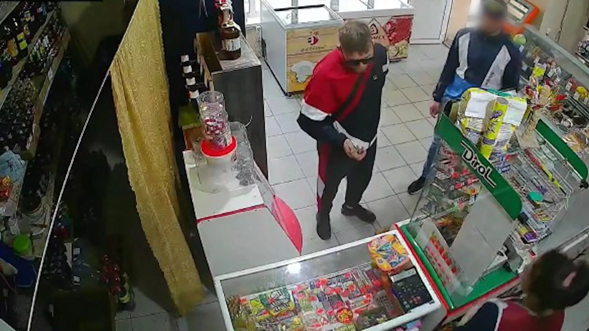 Полицейские Копейска задержали подозреваемого в краже денежных средств с банковской карты