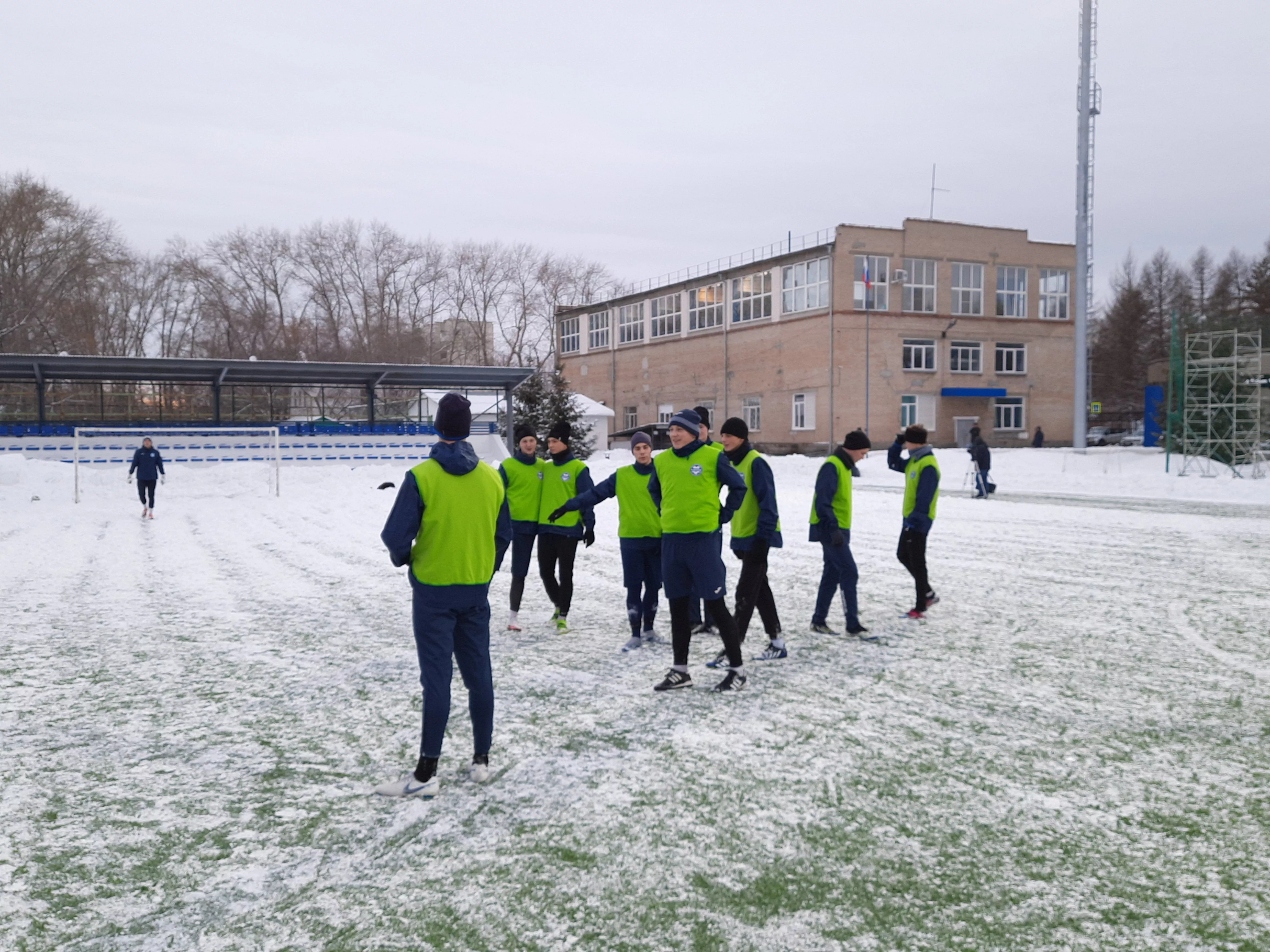 ФК «Челябинск» вышел из отпуска и проводит традиционный предновогодний сбор