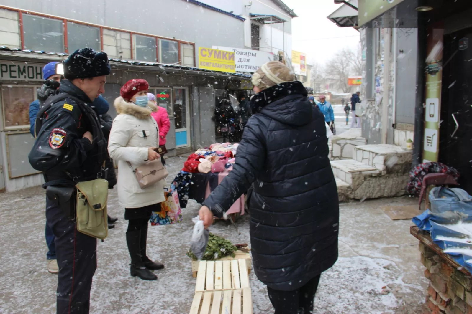 Новый отдел администрации Копейска выявляет незаконных торговцев и нарушителей порядка
