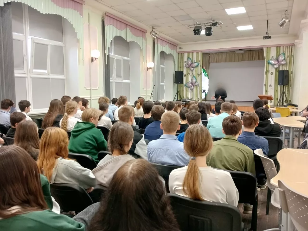 Копейские полицейские проводят профилактические беседы со школьниками