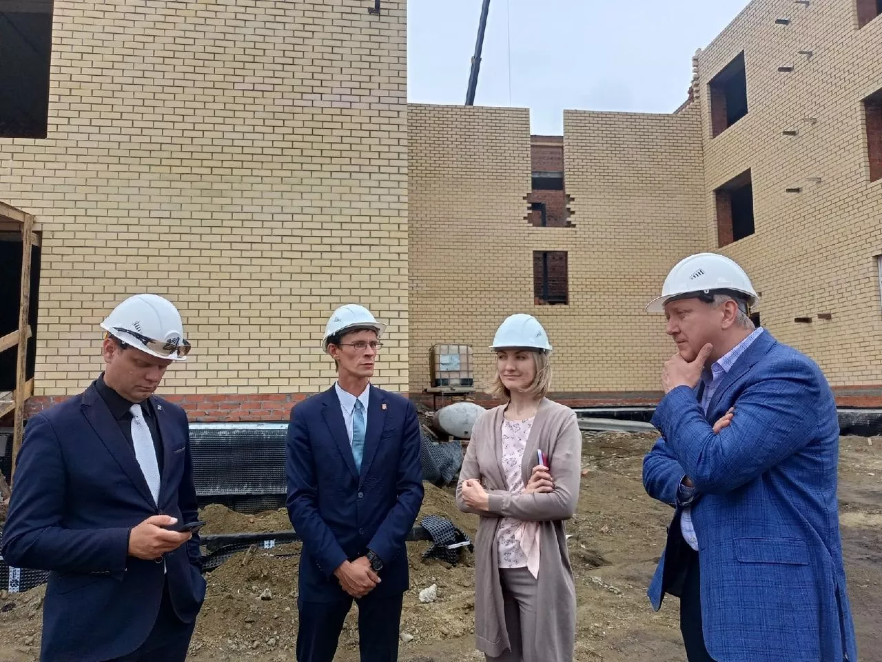 Строящиеся современные объекты в Копейске посетил депутат Госдумы Дмитрий Вяткин