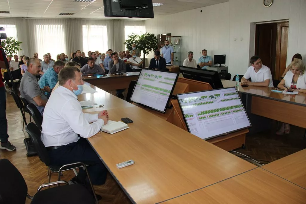 Две или четыре? Копейчане разошлись во мнении по количеству полос на Коммунистическом проспекте