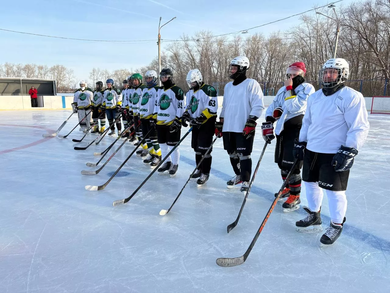 В Копейске состоялся хоккейный матч памяти Анны Викалюк