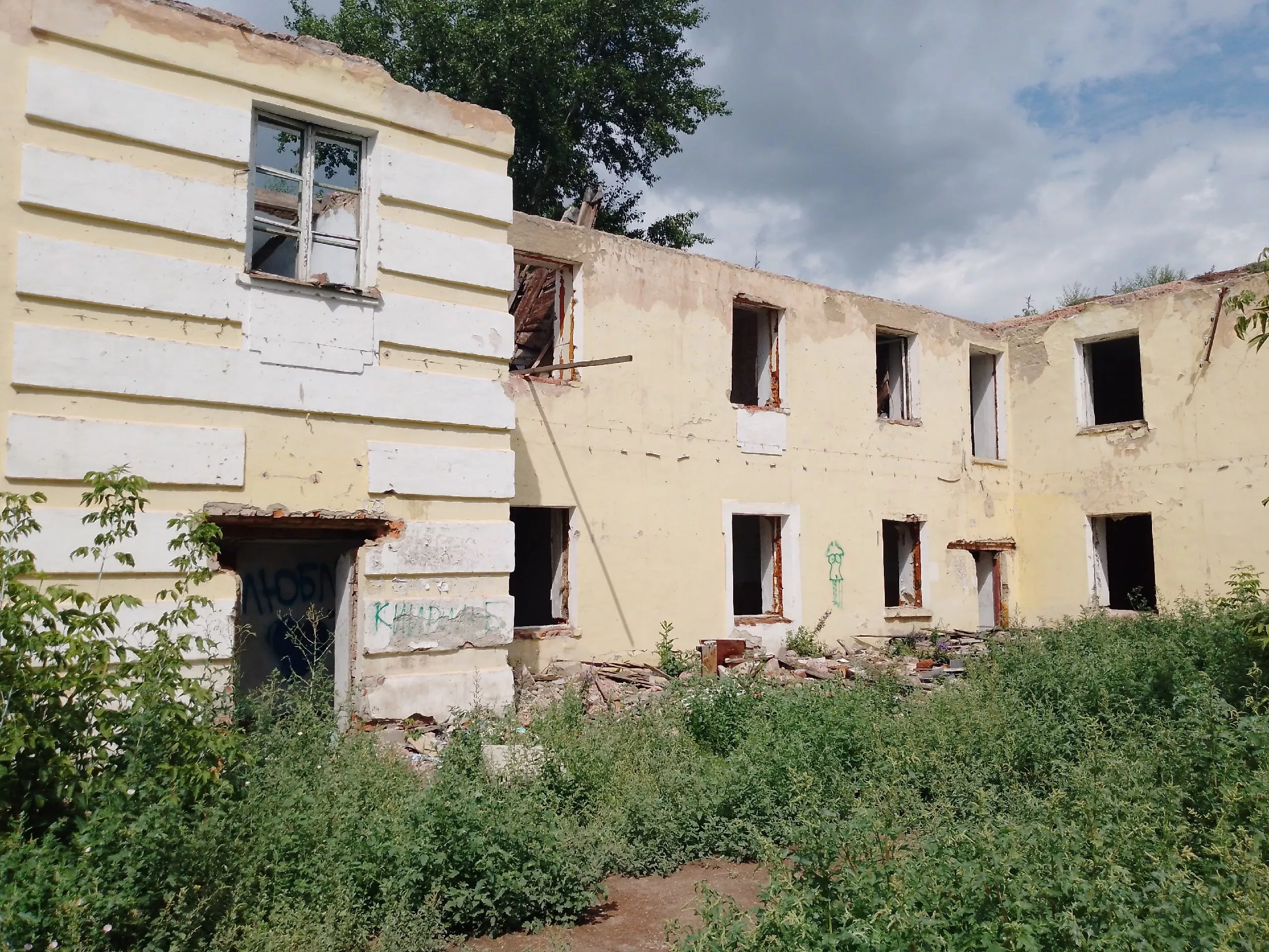 Инструктаж для родителей о недопущении нахождения детей и подростков на строящихся и заброшенных объектах