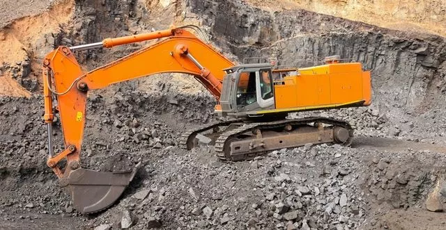 Копейчанин потерял 300 тысяч рублей, пытаясь продать деталь от экскаватора