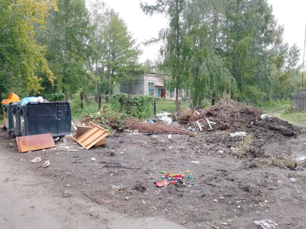 Глава Копейска распорядился вывезти мусор из территориального отдела