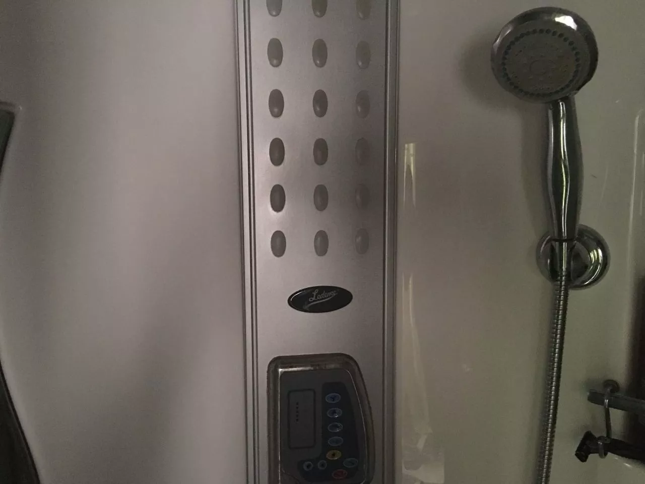 В поселке Железнодорожном из-за аварии отключили воду