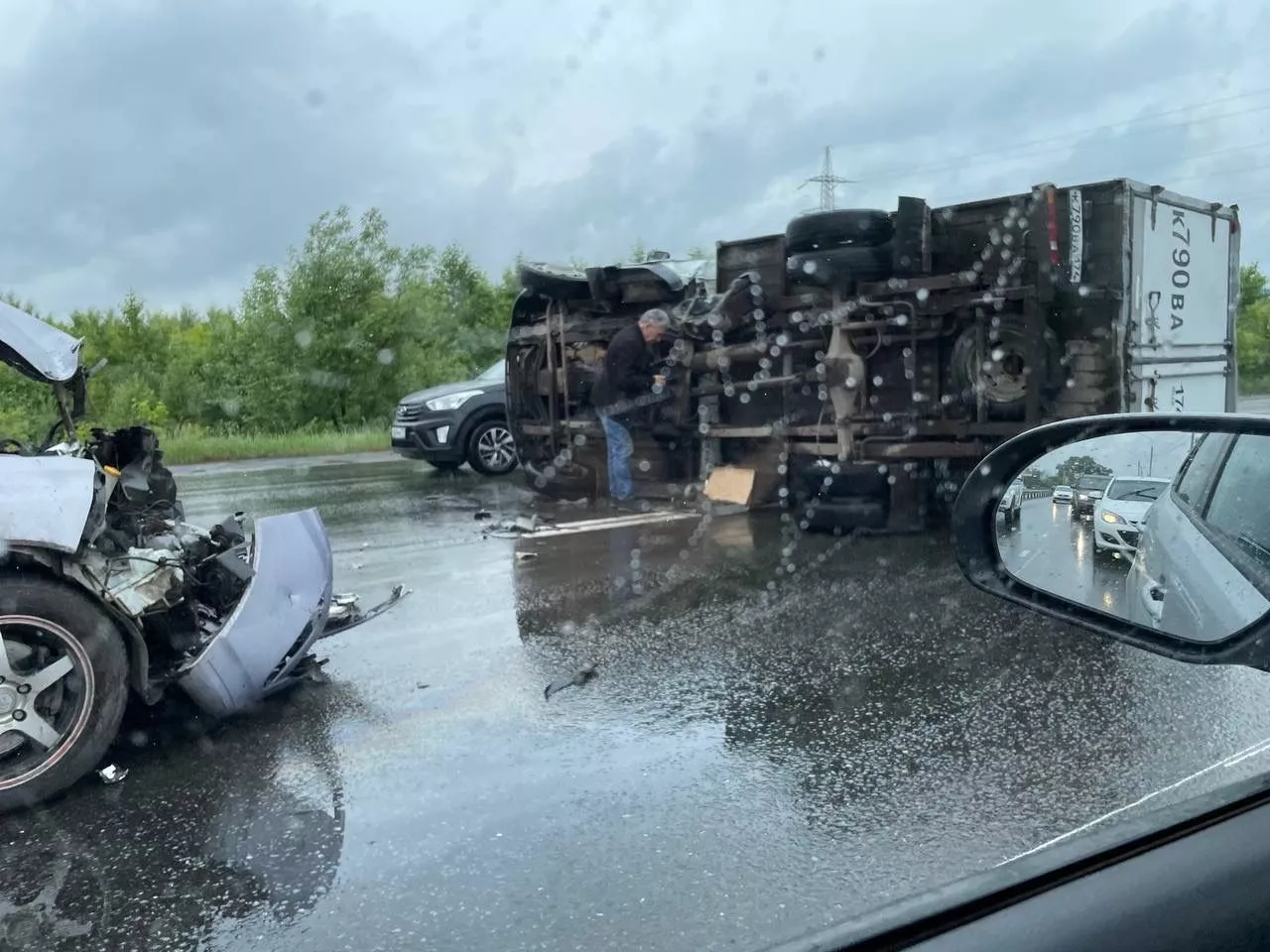 Жуткая авария произошла на проспекте Победы в Копейске у «METRO Cash and Carry»