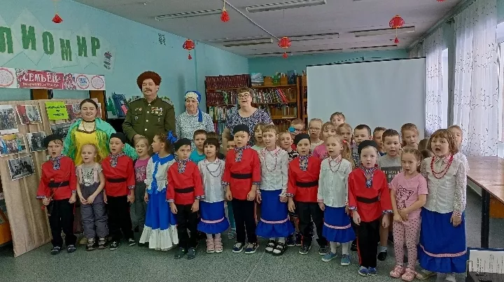 Казаки устроили посиделки в детском саду