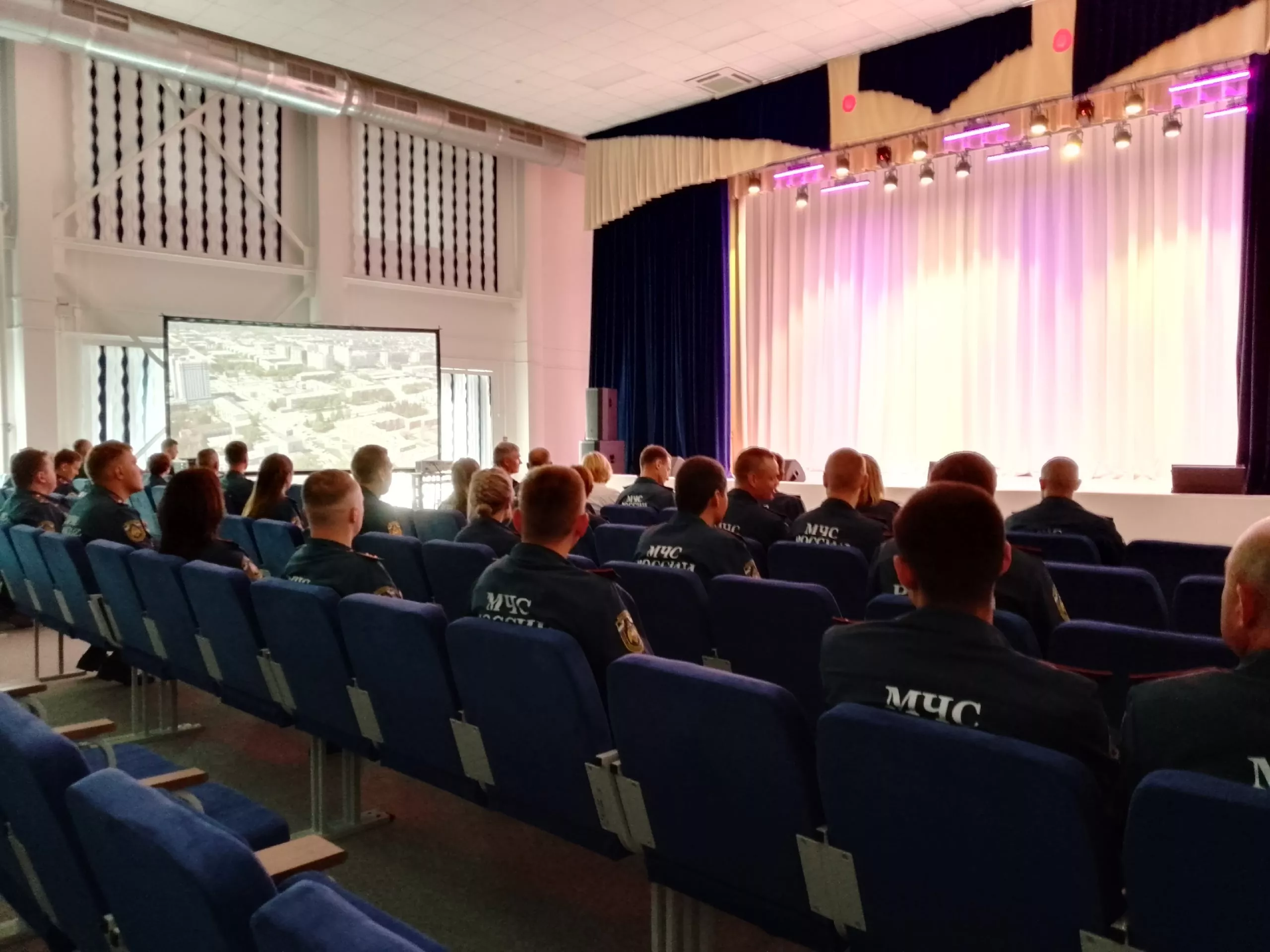 Сегодня на базе новой школы №16 прошло открытие конкурсов 