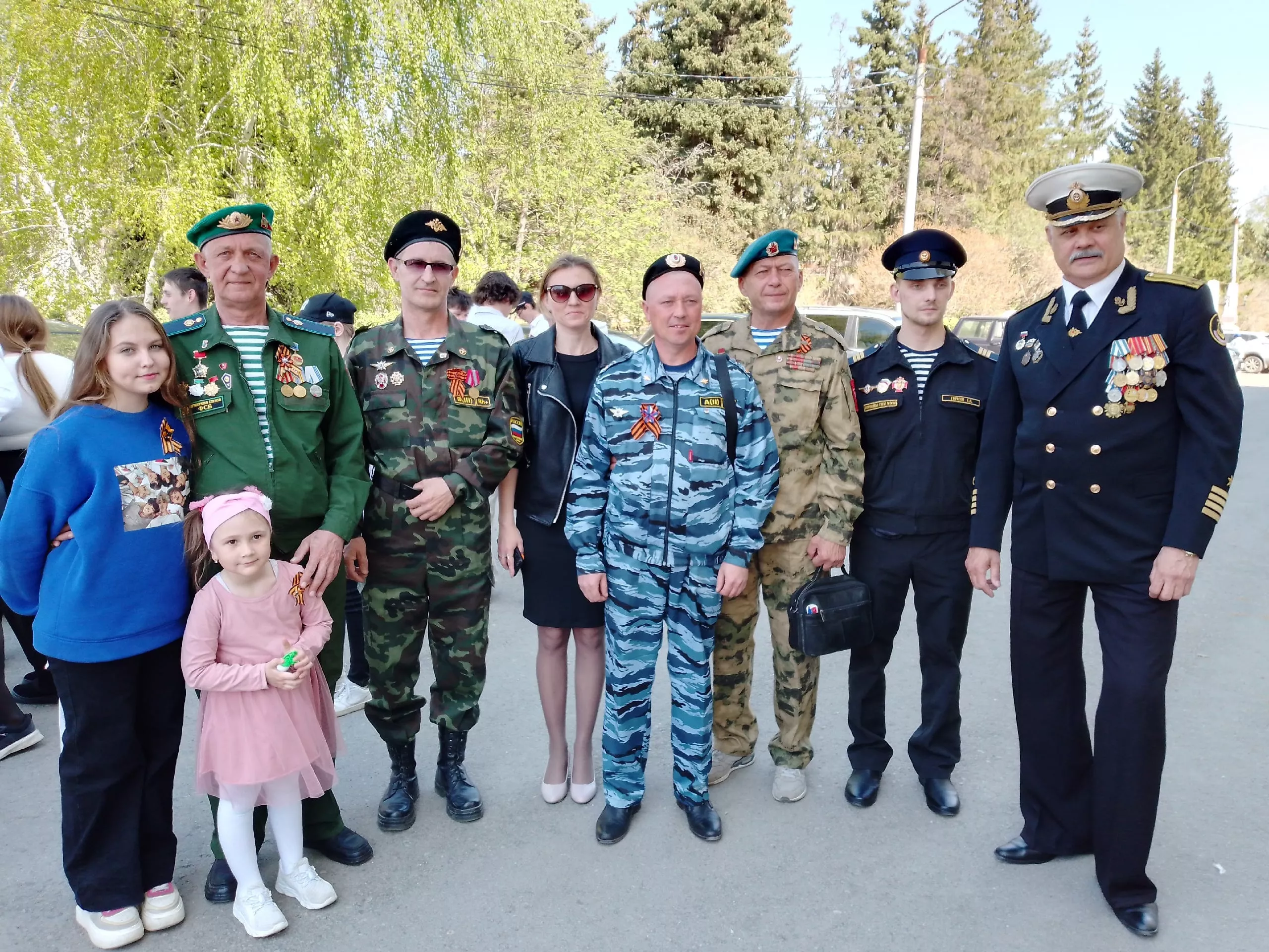 Сегодня на площади Красных партизан прошло театрализованное представление «Мы за будущее нашей страны»