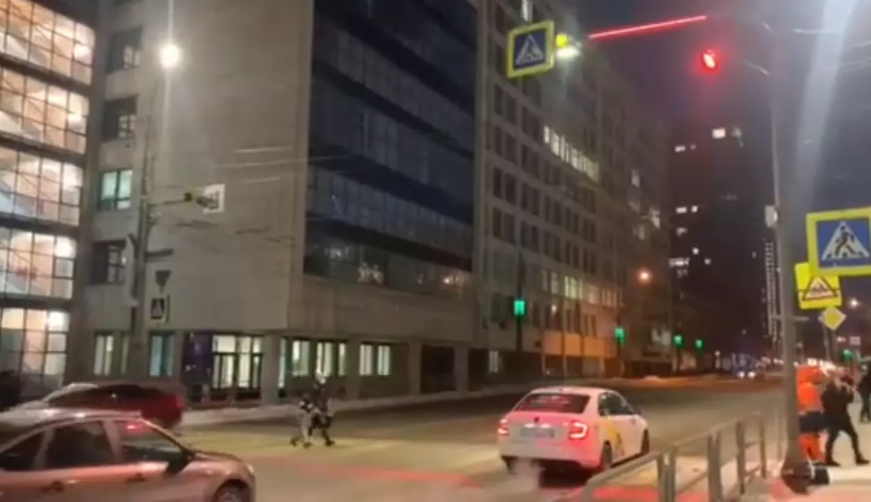 В Челябинске установили инновационный пешеходный переход