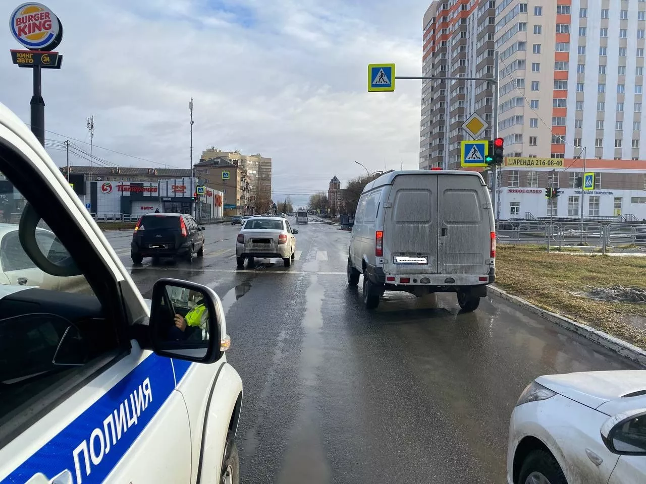 Десятилетняя девочка попала под колеса на пешеходном переходе в Копейске