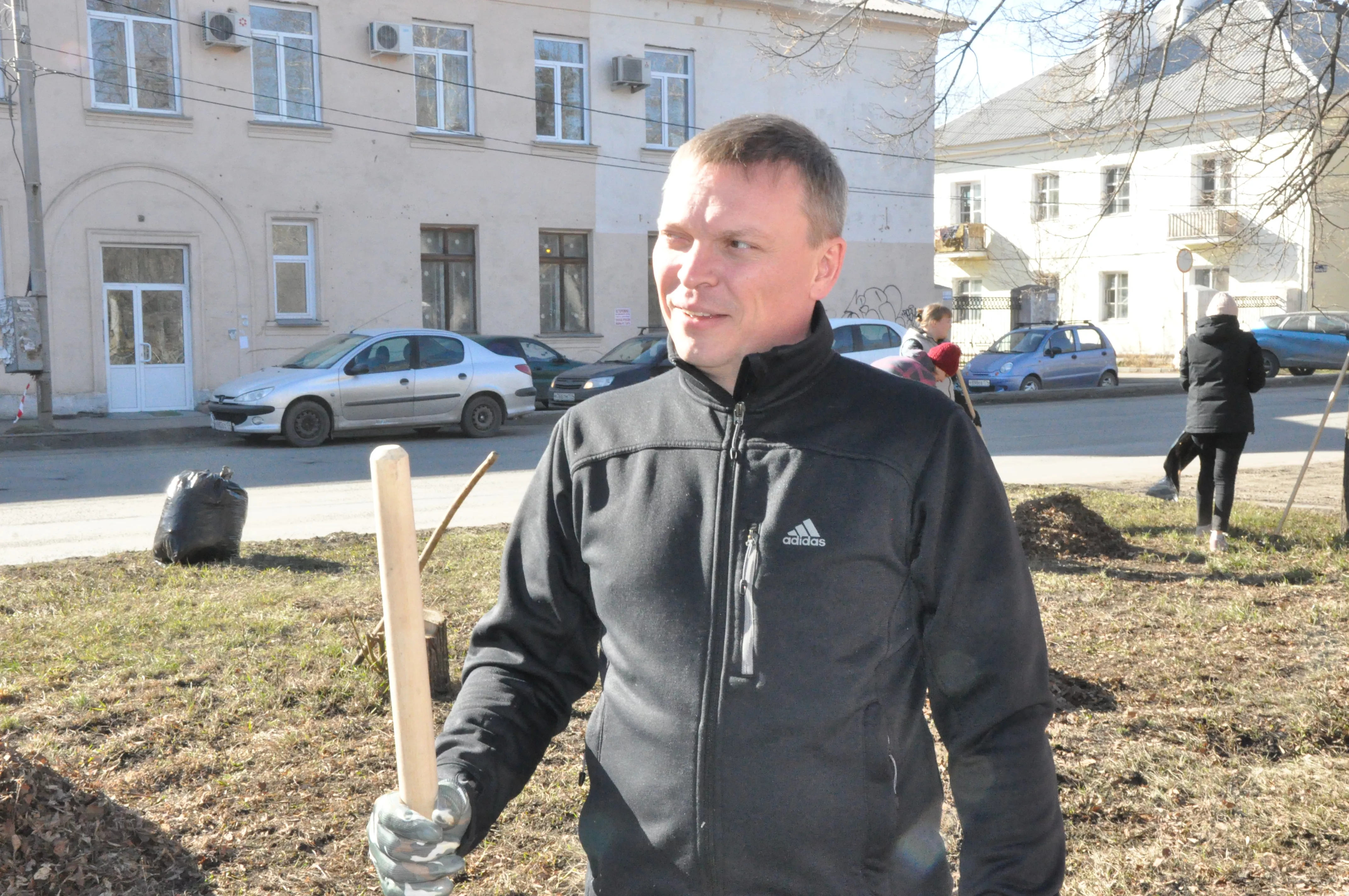 Глава города дал команду - навести порядок в городе, не дожидаясь субботников