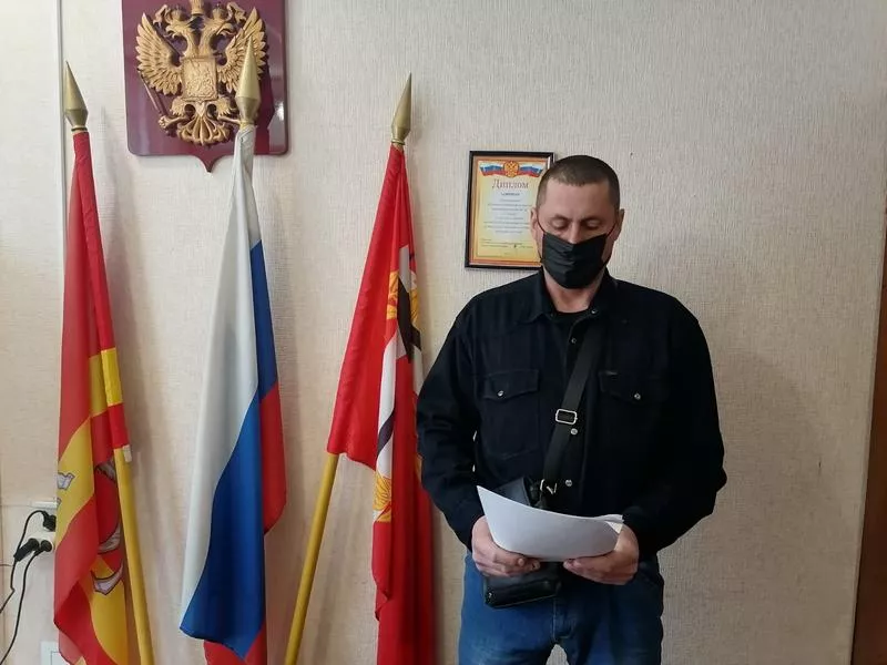 В Отделе МВД России по городу Копейску приняли гражданство Российской Федерации 12 человек