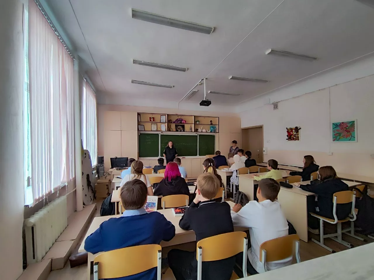 Сотрудники полиции Копейска провели «Классные встречи» для школьников