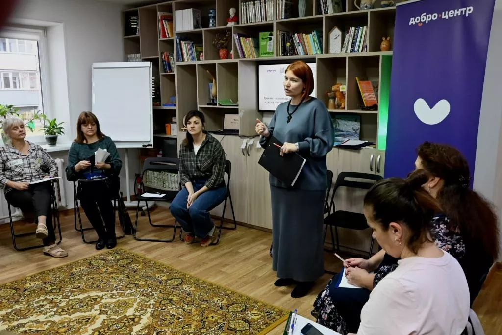 Копейские педагоги примеряют тапочки наставника