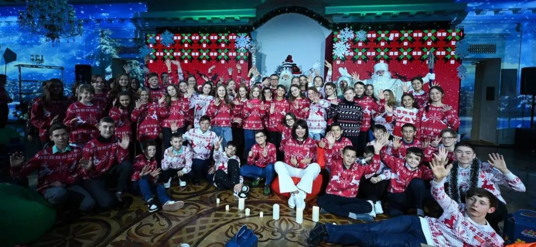 Ирина и Алексей Текслер поздравили талантливых детей с наступающими праздниками