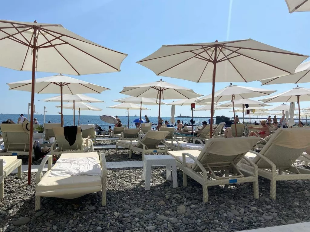 Непривитых перестанут пускать на курорты Краснодарского края с 1 августа