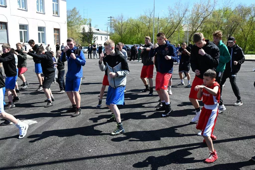 В Копейске прошла открытая тренировка по боксу "Энергия бокса"