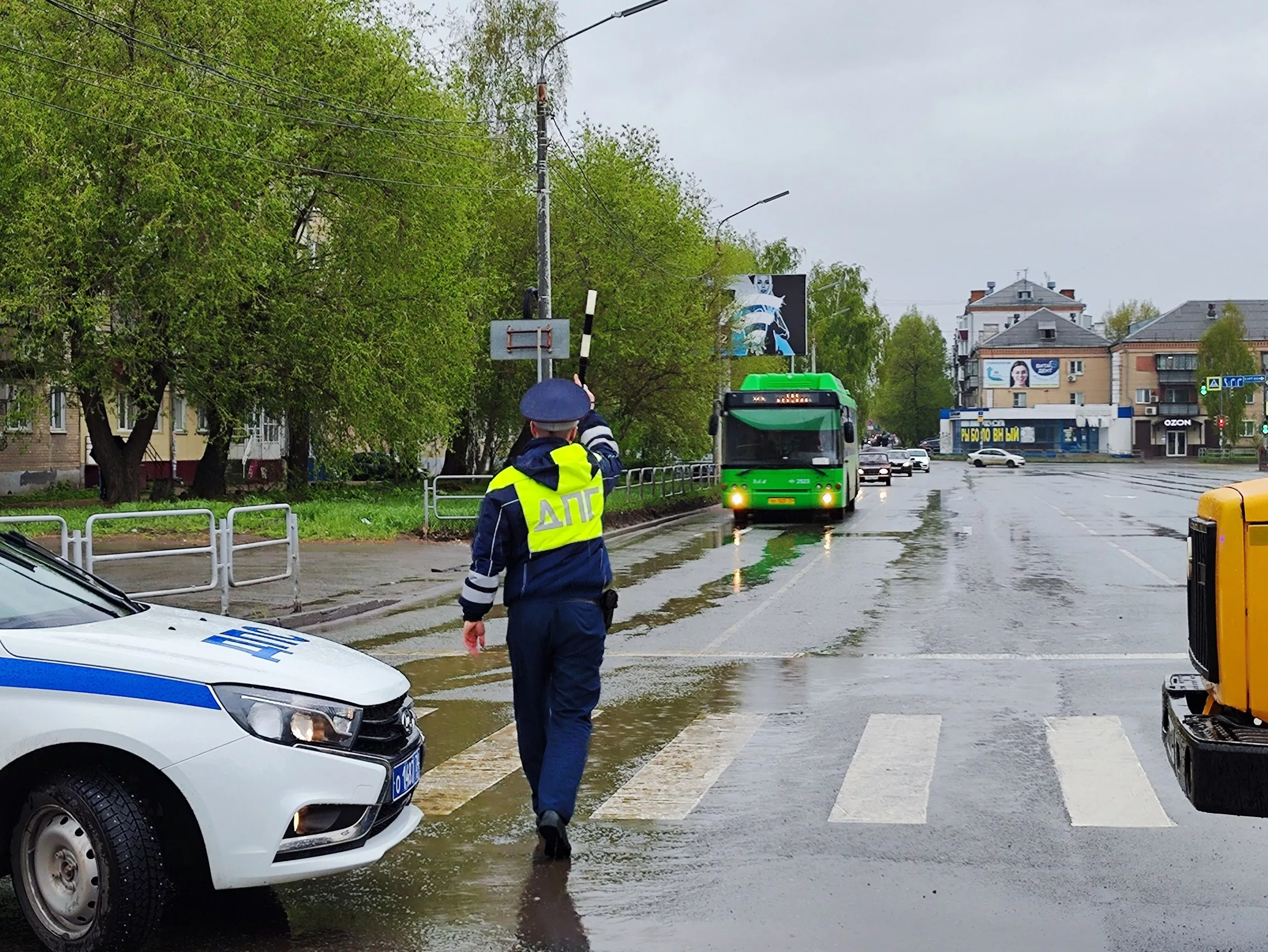 Полицейские Южного Урала обеспечили охрану общественного порядка в период проведения праздничных мероприятий