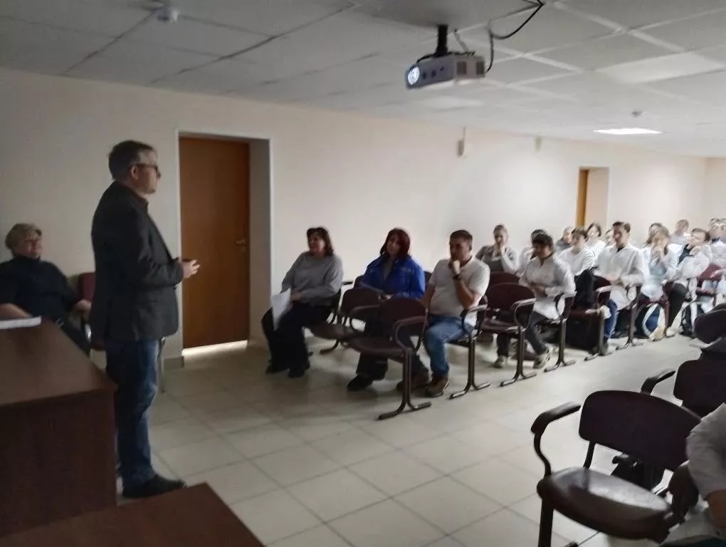 Копейские медики выступили на ярмарке вакансий