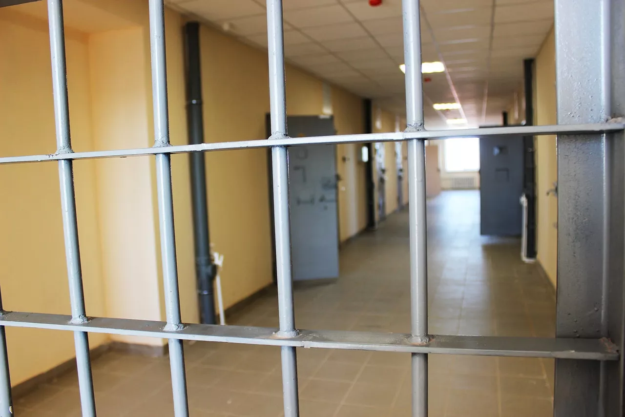 В Челябинской области сотрудники полиции обезвредили вооруженного мужчину