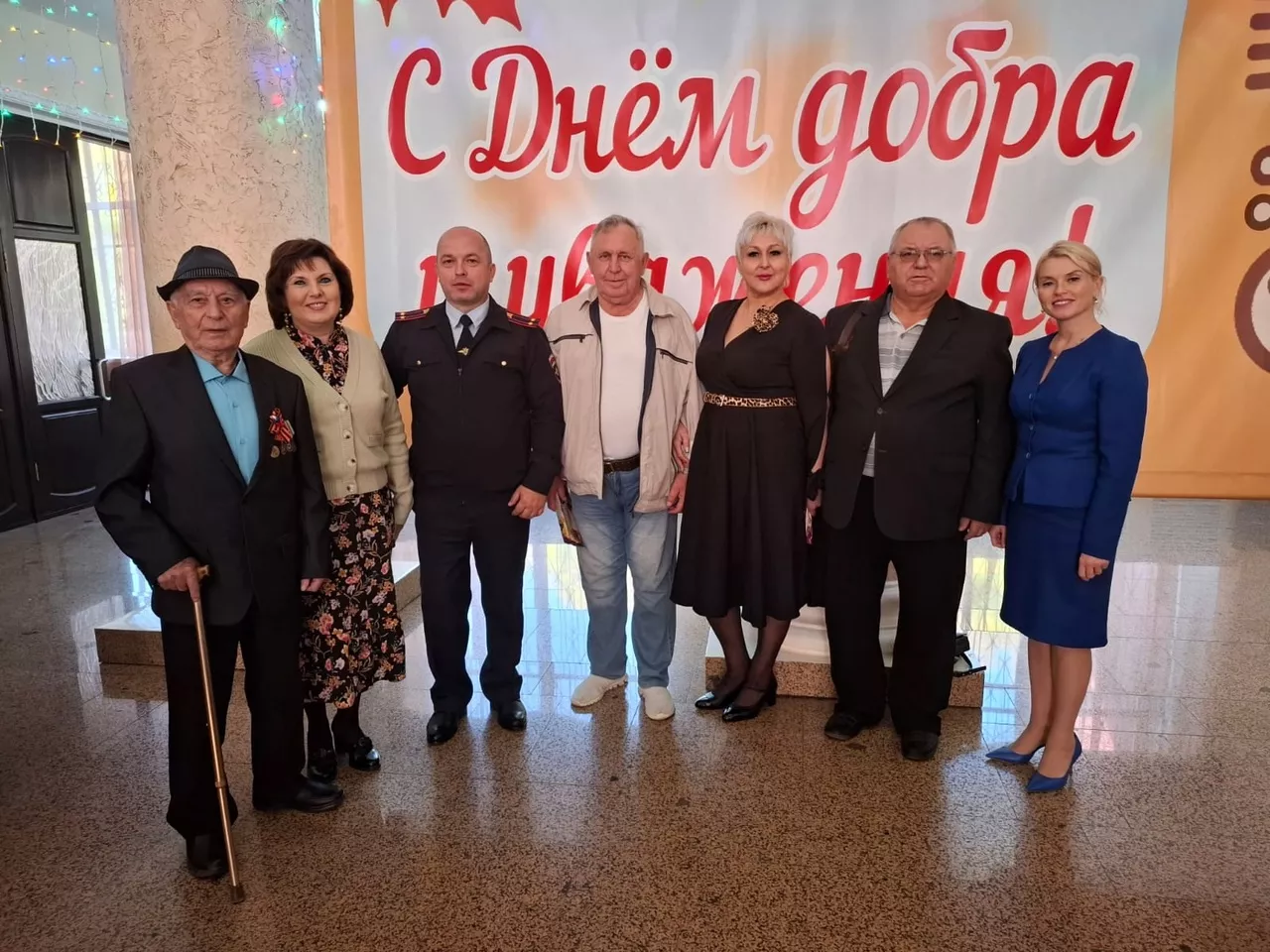  В Международный день пожилого человека сотрудники Отдела МВД России по городу Копейску поздравили ветеранов МВД, посвятивших свою жизнь службе в правоохранительных органах