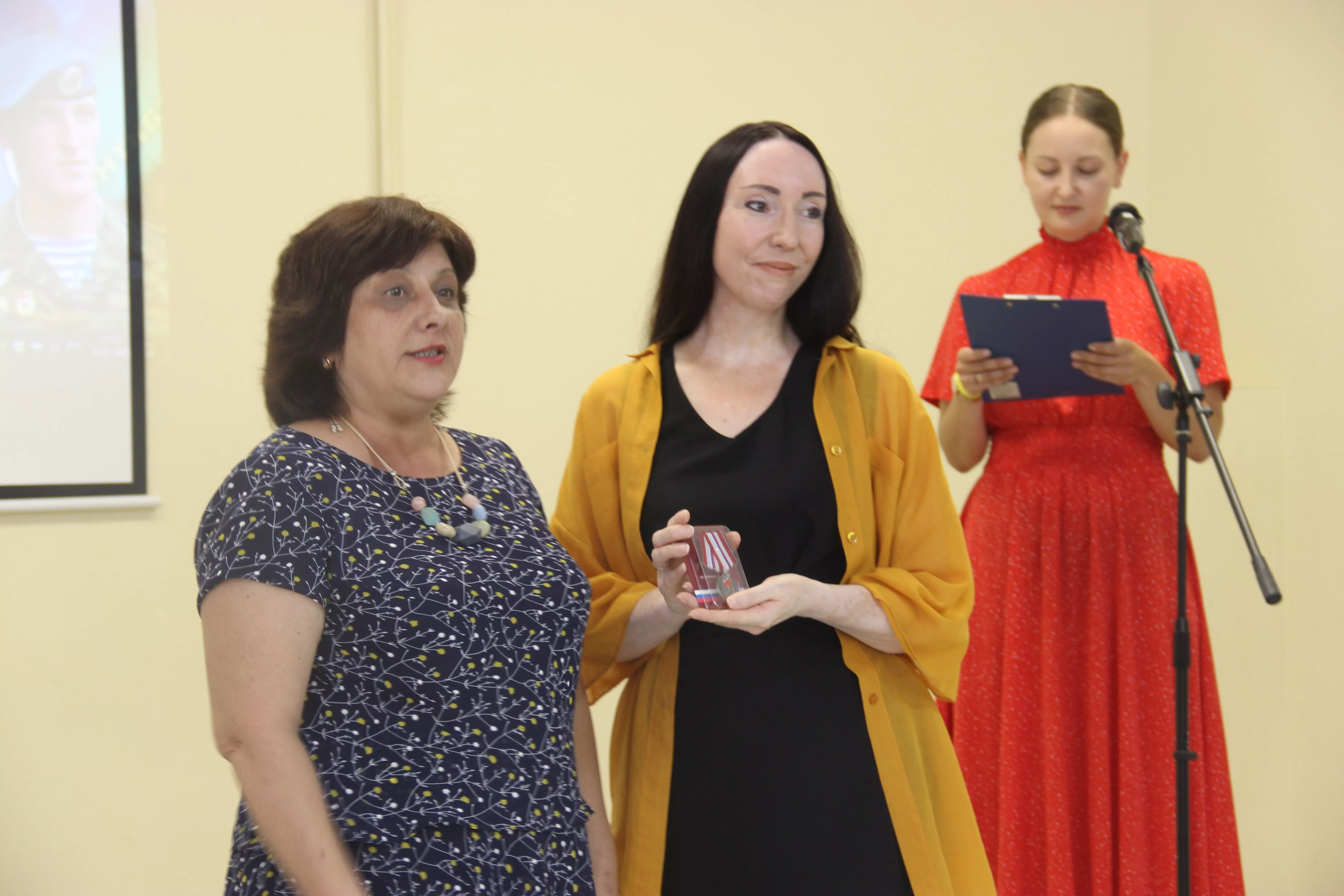 В Копейске наградили организации за оказание помощи бойцам СВО