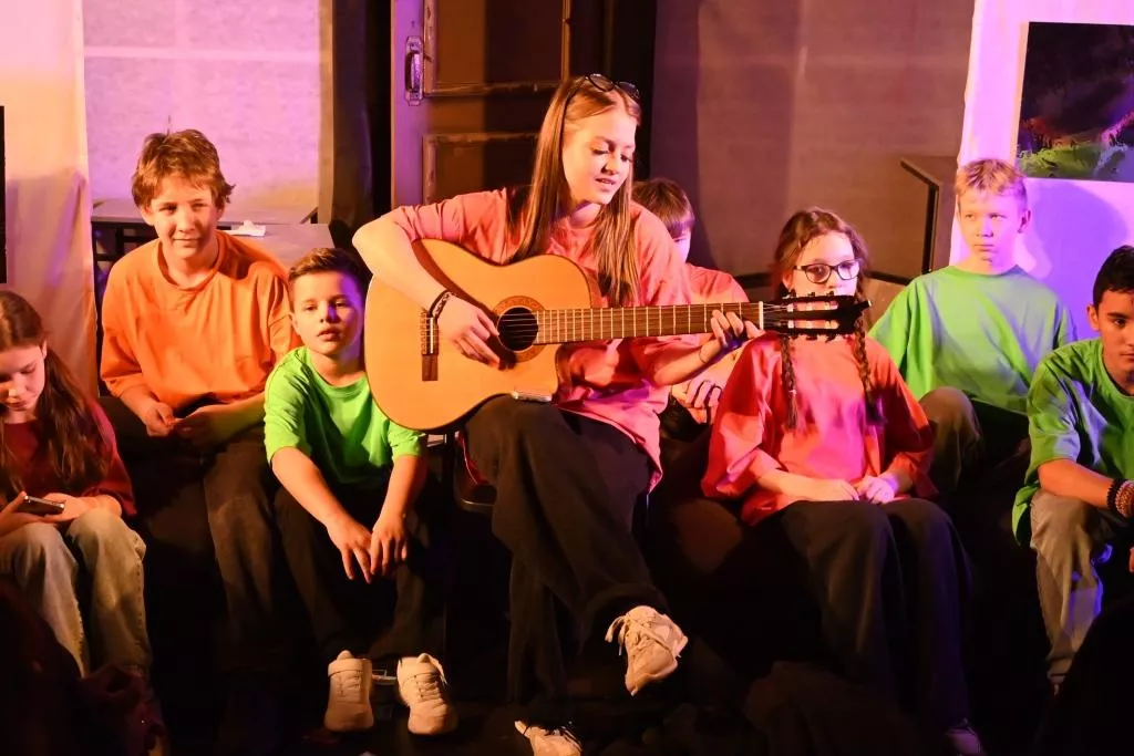 Нетрудные артисты Копейска выступили на большой сцене