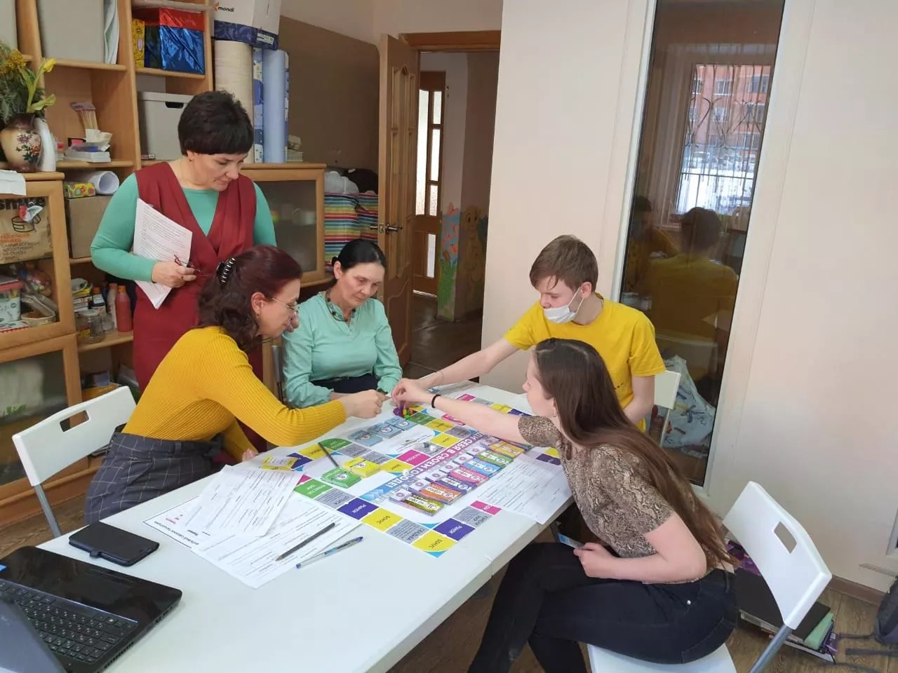 «Искорка фонд» планирует выпускать учебники с шрифтом Брайля