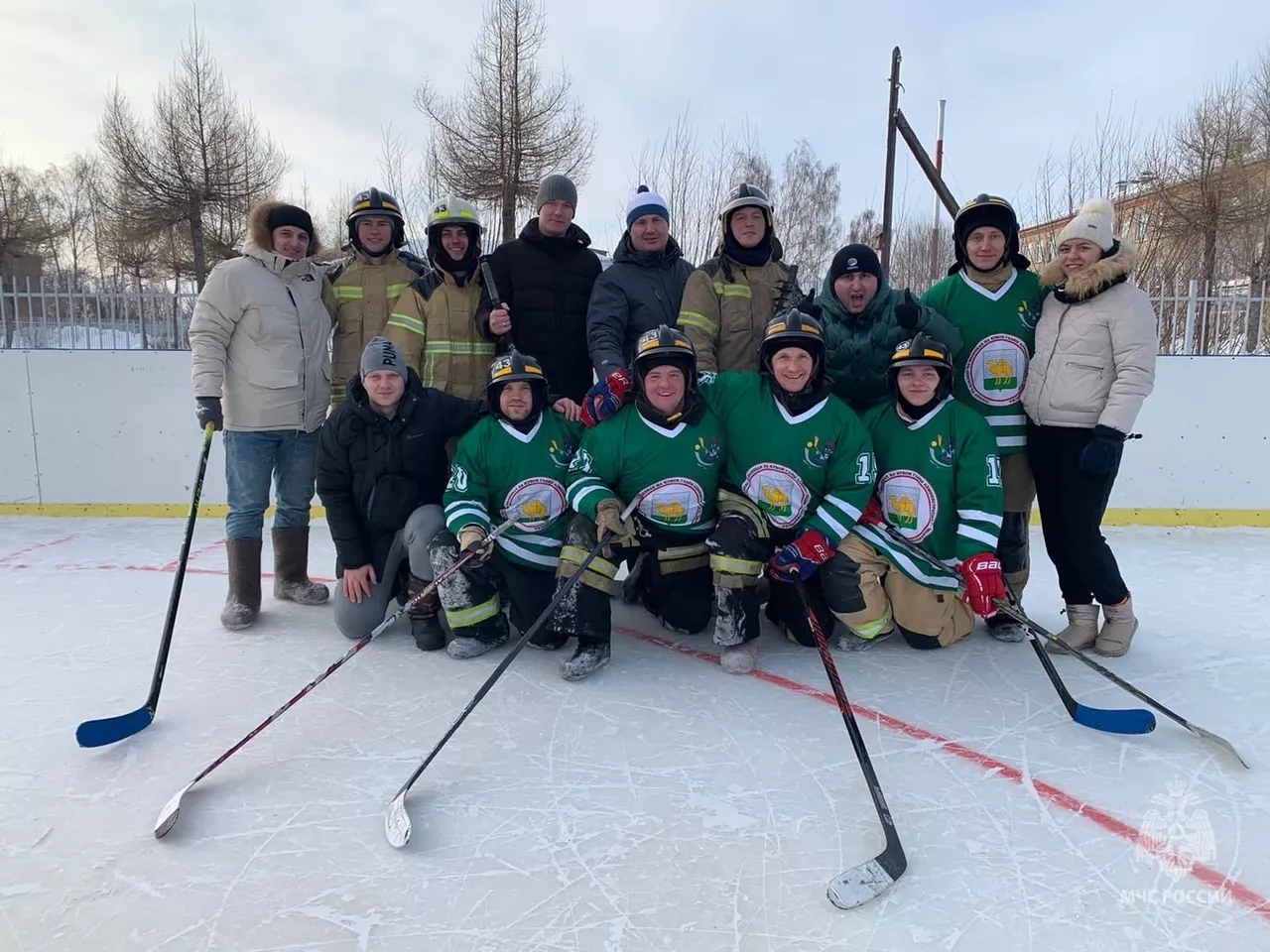 Захватывающий чемпионат 6 ПСО по хоккею на валенках: итоги и победители