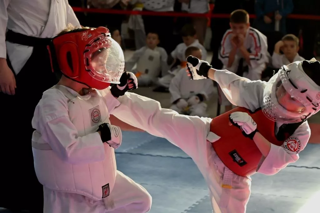 Тепло в Копейск привезли сочинские каратистки